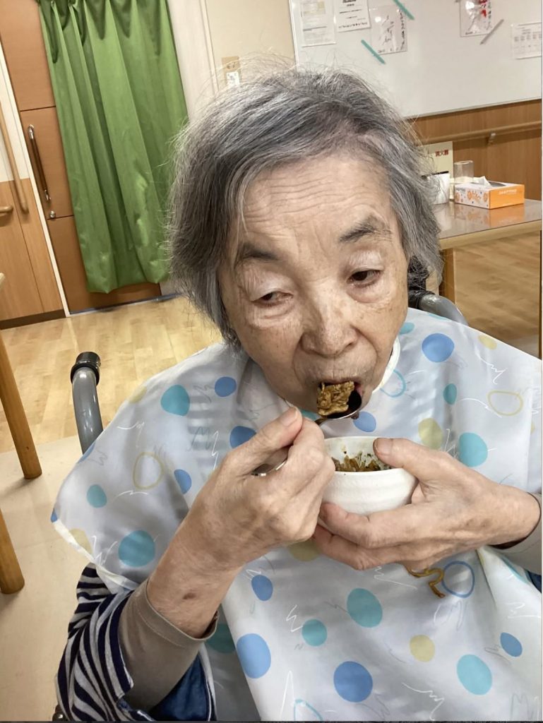 食事レクリエーションの様子