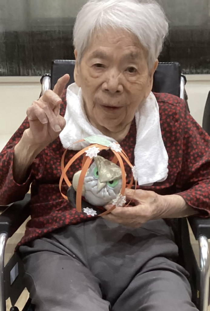 ふくろうの鳥かご作りの様子