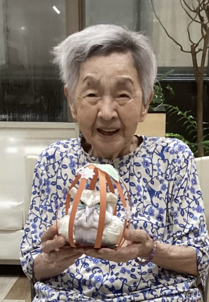 ふくろうの鳥かご作りの様子