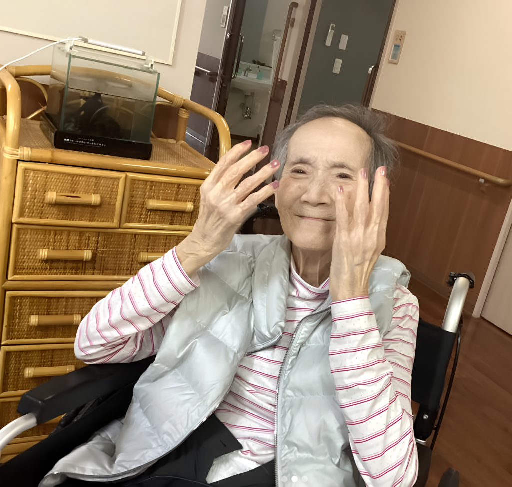 ネイルを楽しむ利用者さま