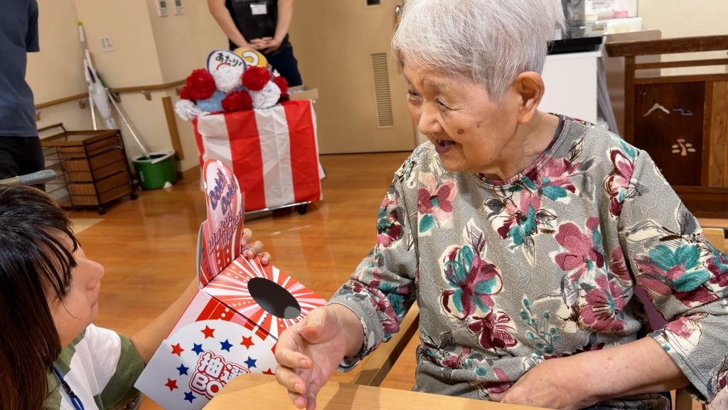 学生ボランティアとの交流の様子