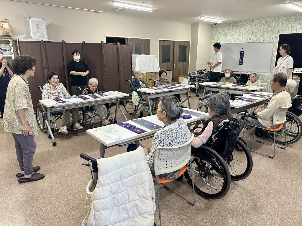 ハロウィンタペストリー作りの会場の様子